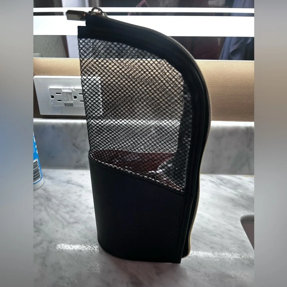 Travel Makeup Brush Holder - Picture 1 of 8
